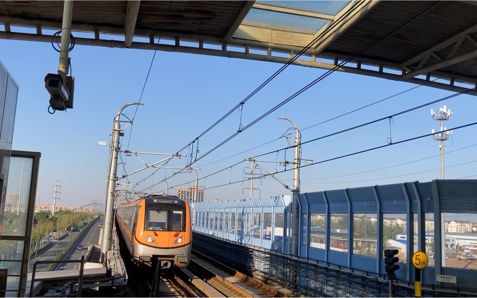 南京地铁宁天城际s8线信息工程大学站下行进站