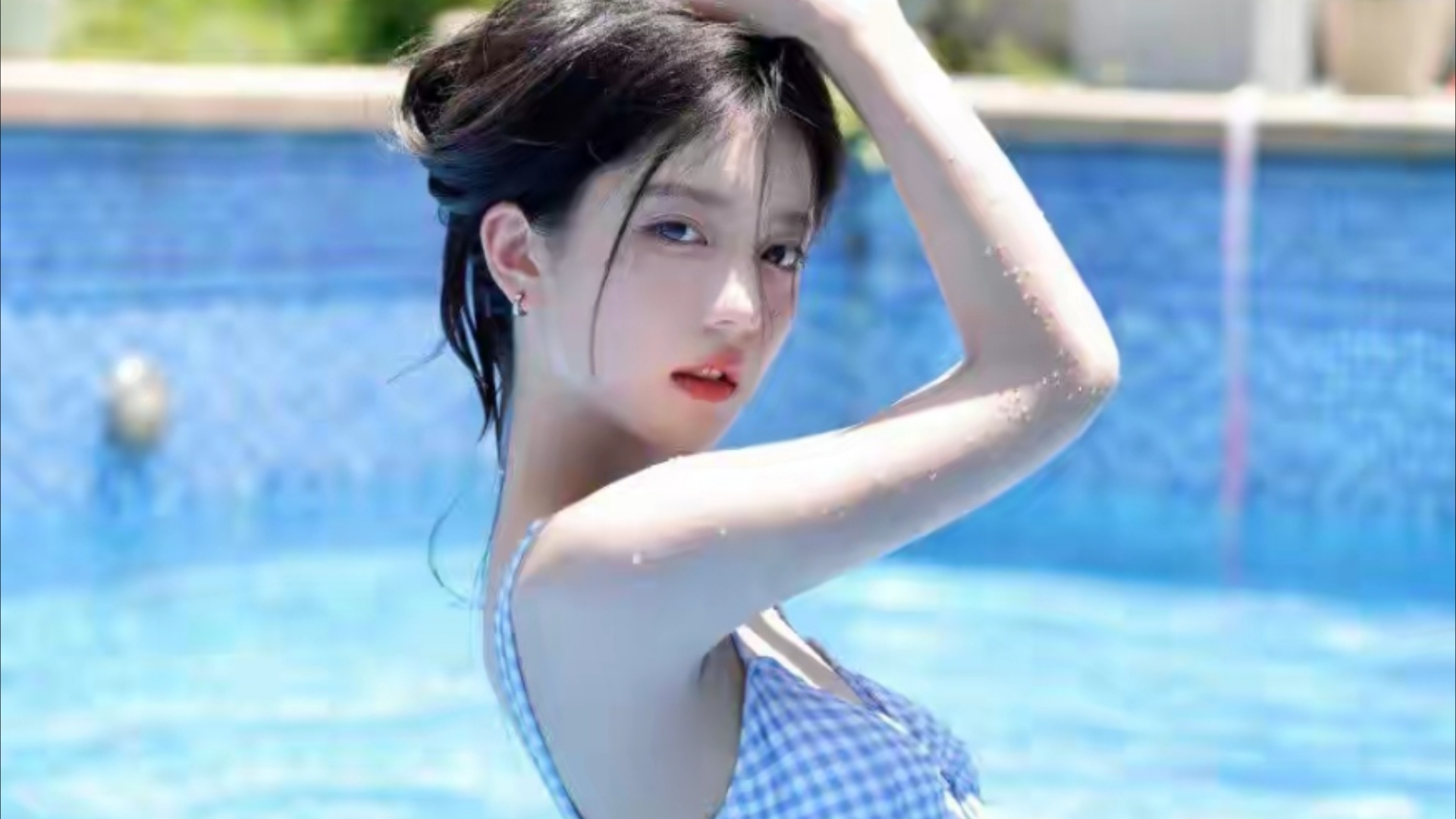 夏日清凉,曼妙泳装