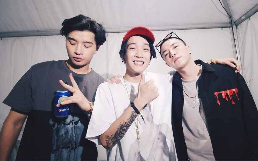 我叫满舒克,英文名jony j,你也可以叫我tt