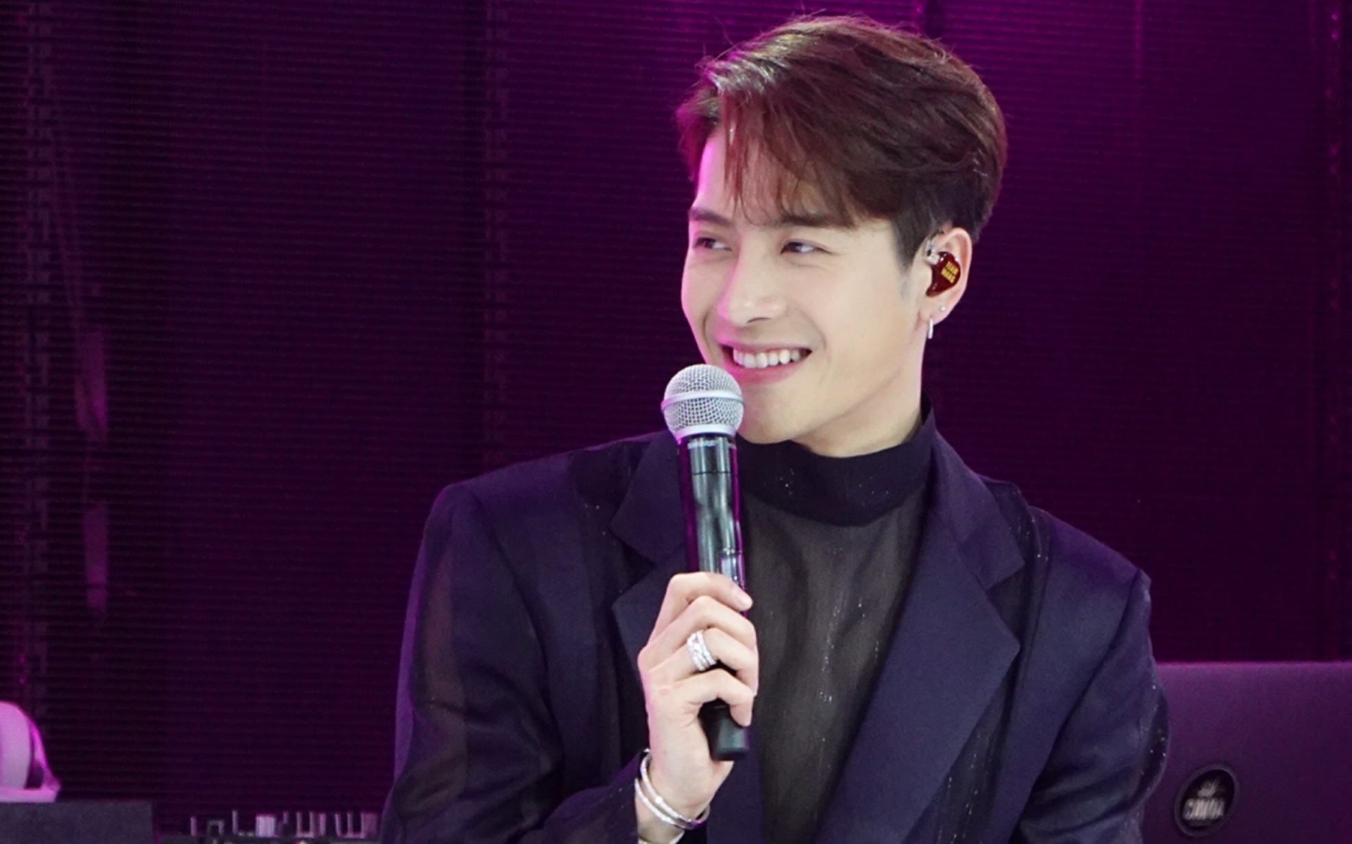 王嘉尔1208上海温柔烟嗓iloveyou3000中文版现场