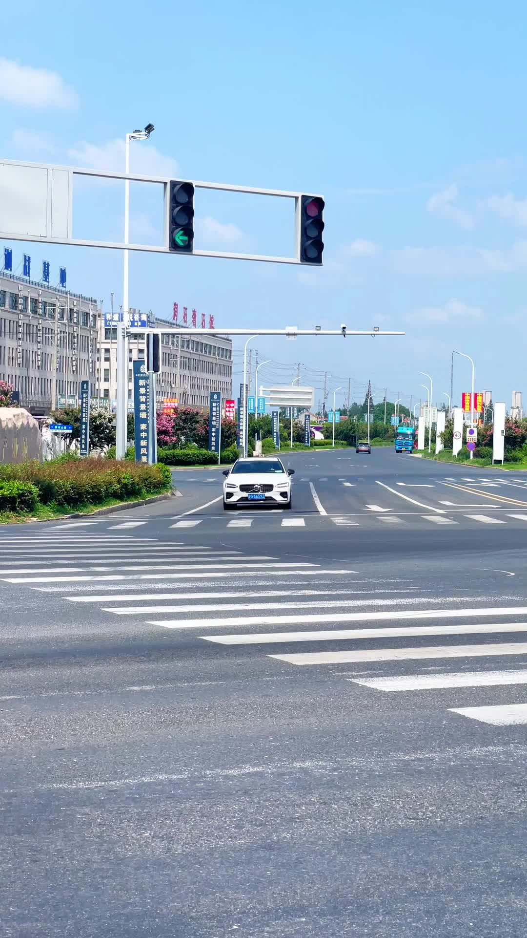 一台极其小众的瓦罐车 瓦罐的意义不在于远行 而在于自由 沃尔沃v90哔哩哔哩bilibili