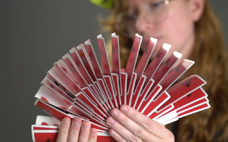 花式切牌教学花切女神教你立体开扇花切giantflowerfantutorial