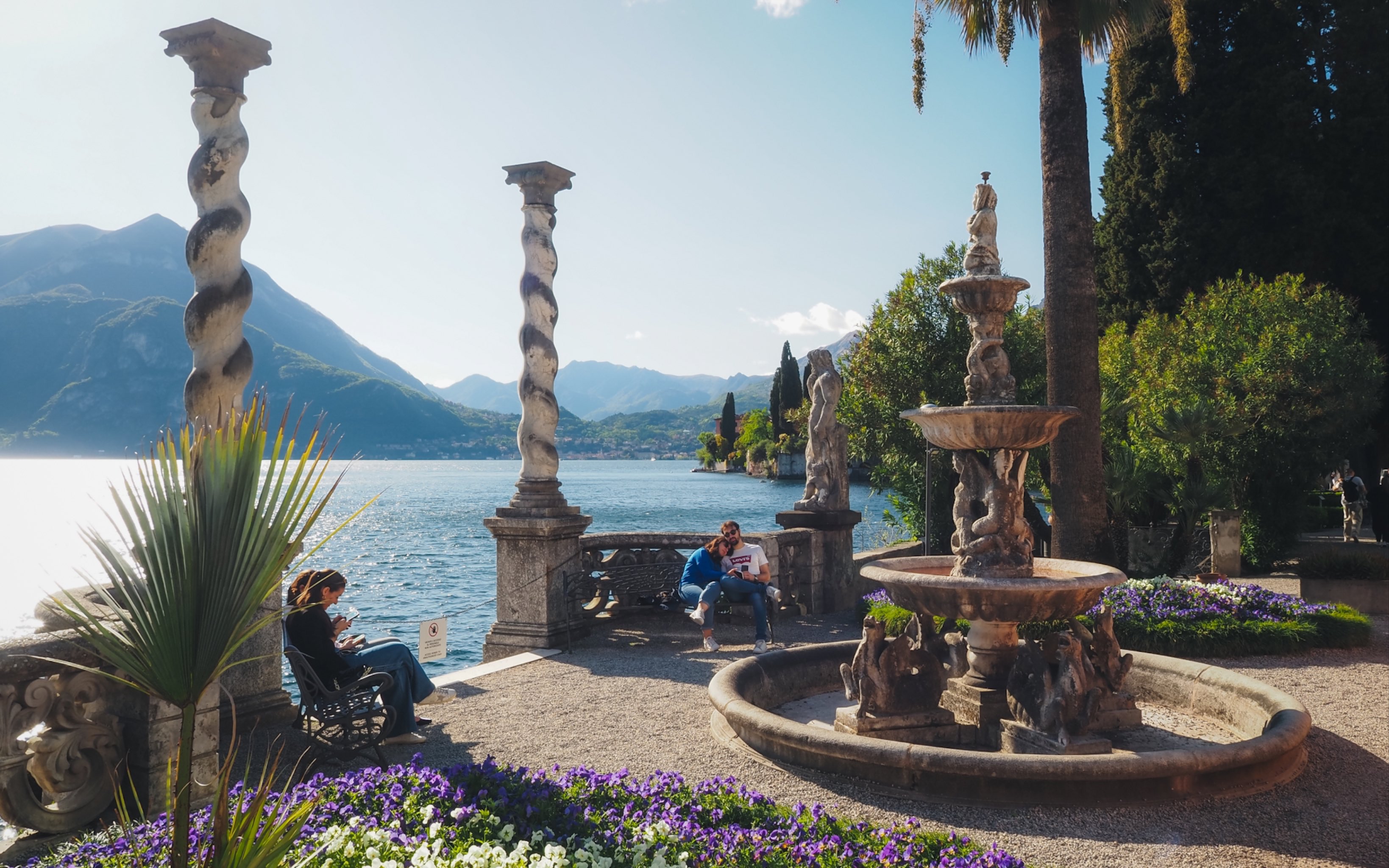 【4K HDR】意大利著名湖上花园 Villa Monastero 晚春时节紫藤花映着湖光盛开,清风惬意哔哩哔哩bilibili