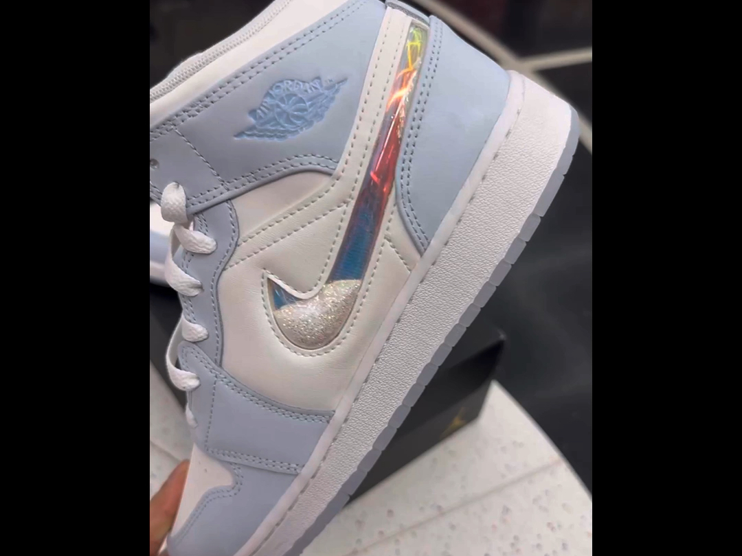 air jordan aj1冰雪奇缘24年新款星空流沙蓝中帮复古篮球鞋 fq9117