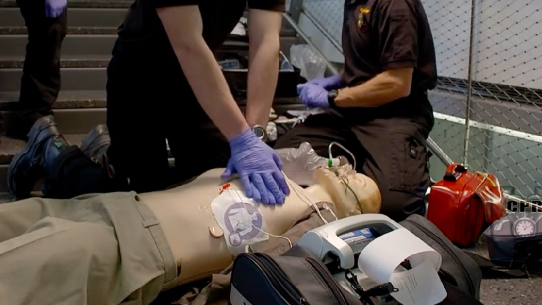 虐剪 cpr急救教学