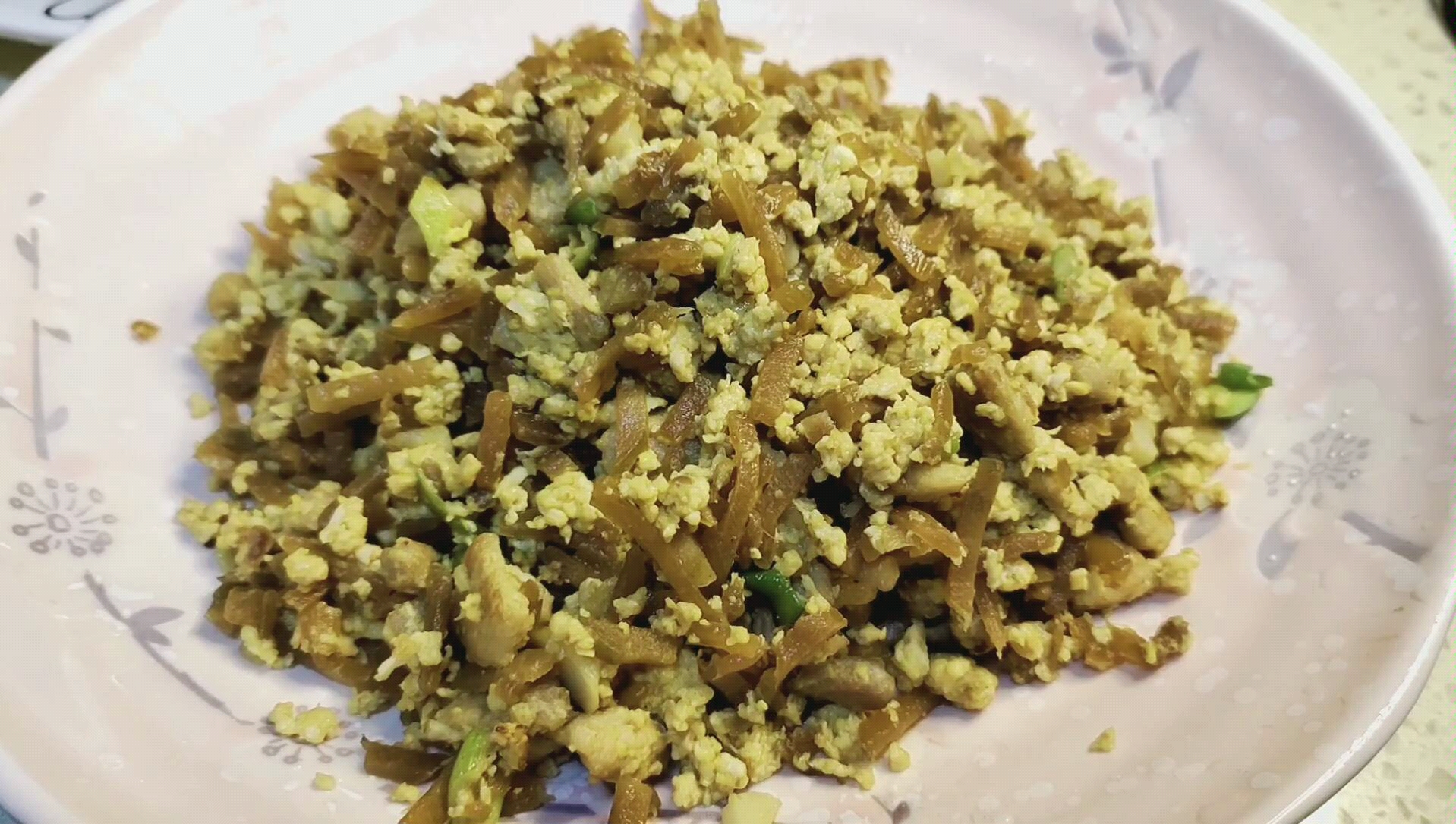 【鸡蛋炒咸菜】配碗小米粥哦