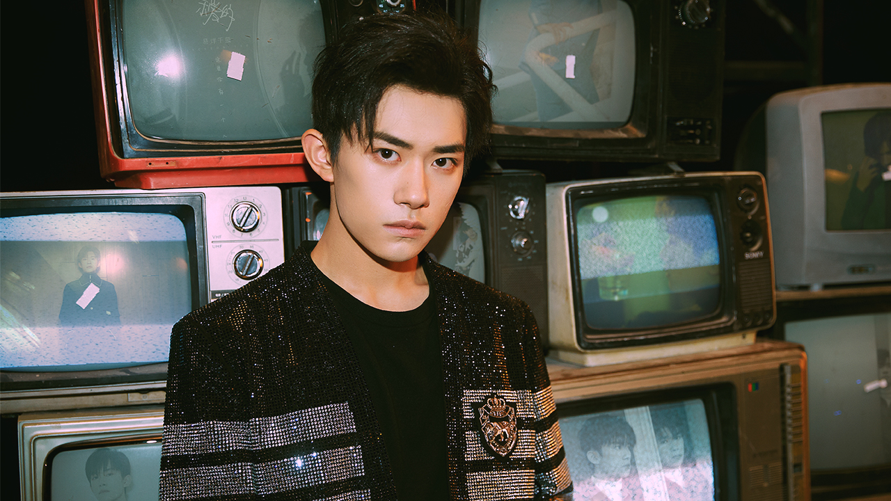 宁浩盛赞四字哥哥,易烊千玺:我人不在江湖,但每天都被夸