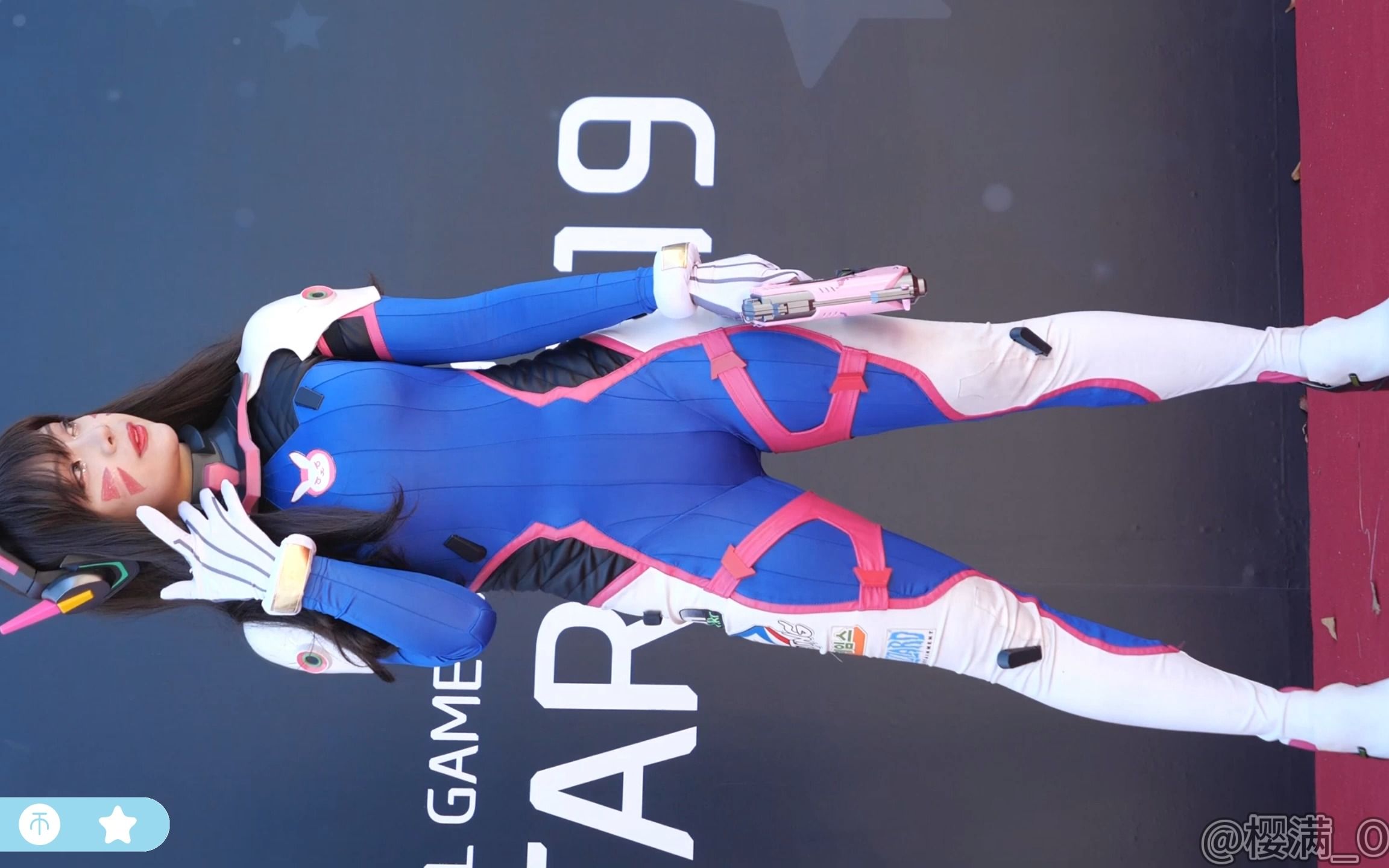 国际性感美女 车模大长腿 Cosplayer达米DAMI Overwatch DVa Cosplaystar 2019 GSTAR GAME SHOW哔哩哔哩bilibili