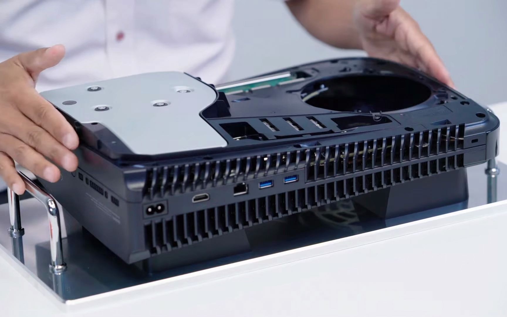 ps5官方拆机视频液态金属散热