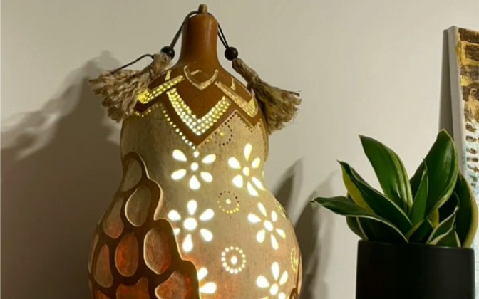 天然胖墩墩大号葫芦镂空雕刻葫芦灯,名曰:二丫