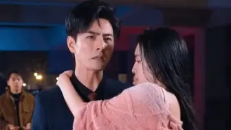 女人这才发现，那个被她又打又骂的人，竟是自己的亲生女儿！