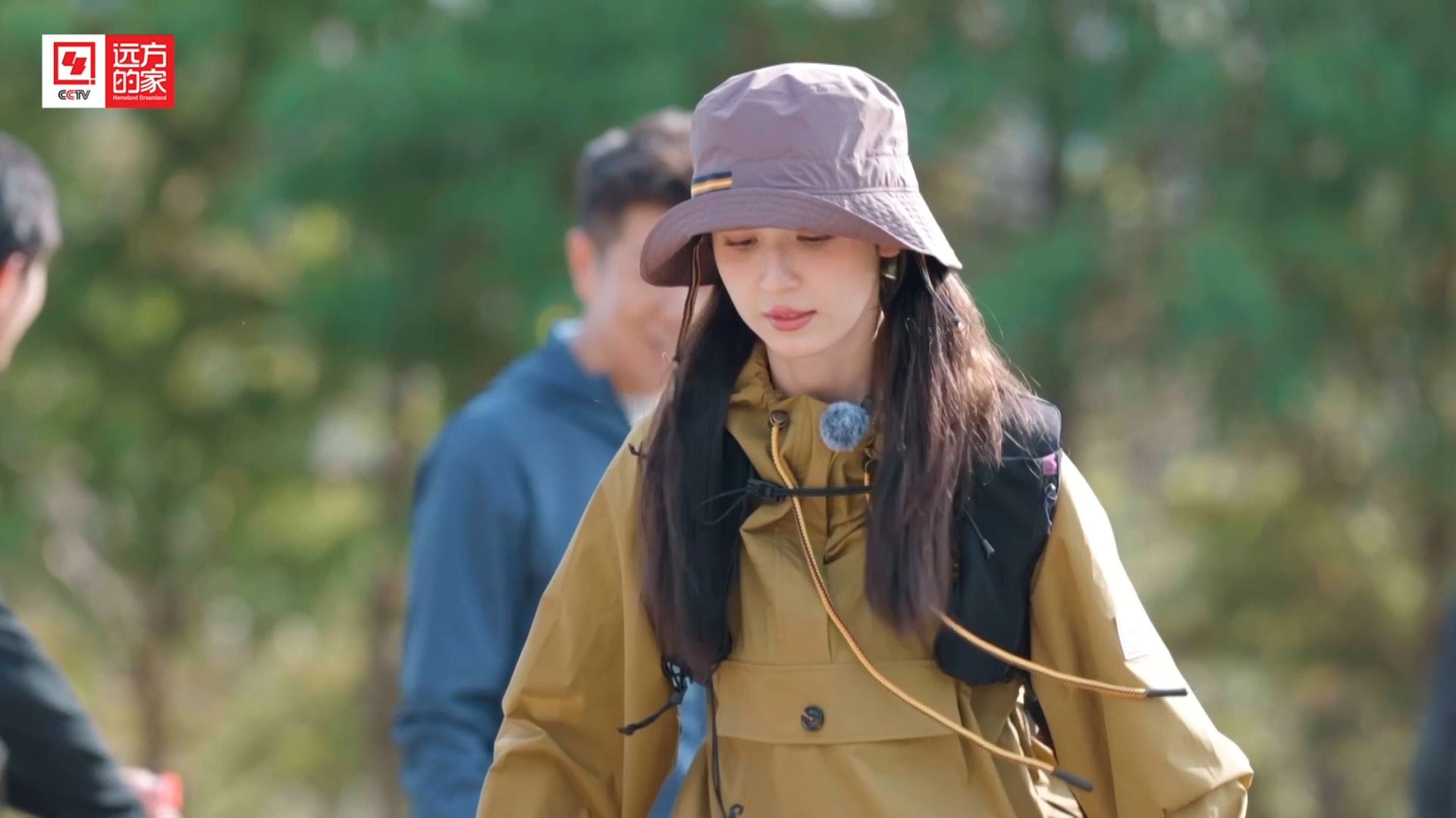 哈妮克孜体验翻地,学习能力max!