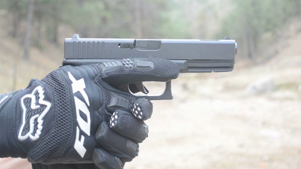 搬运没什么字幕可加glock17c手枪武器欣赏