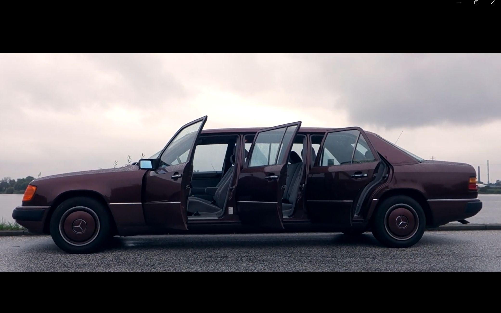 奔驰w124 v124 六门加长e级 (万物皆可普尔曼?)_哔哩哔哩_bilibili