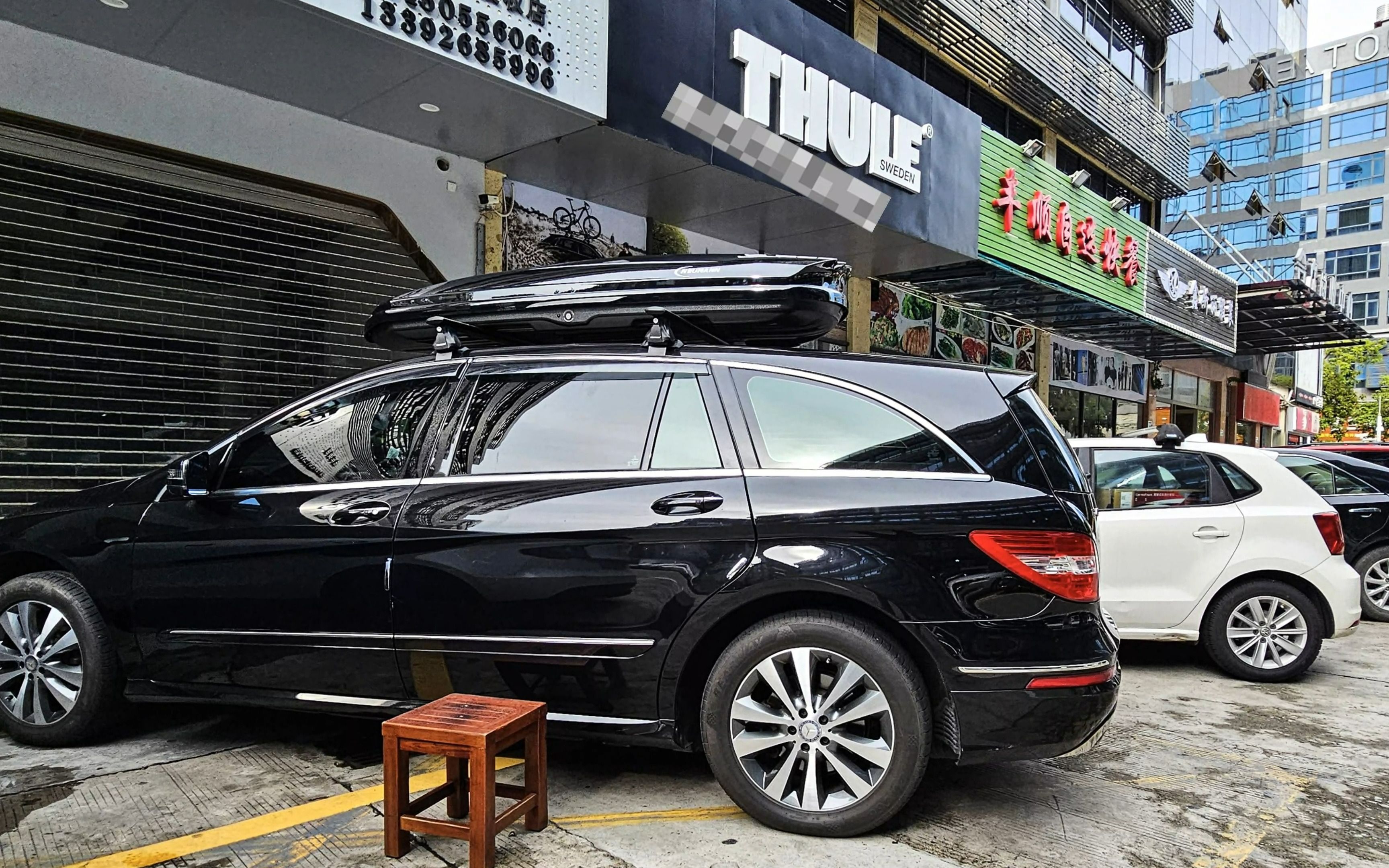 奔驰r400安装载重型车顶架,加长款车顶箱k6搭配协调