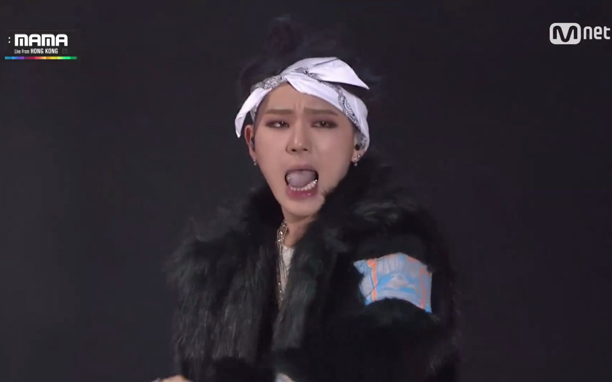 block b和防弹少年团合作舞台 zico block b cut 【tough cookie】