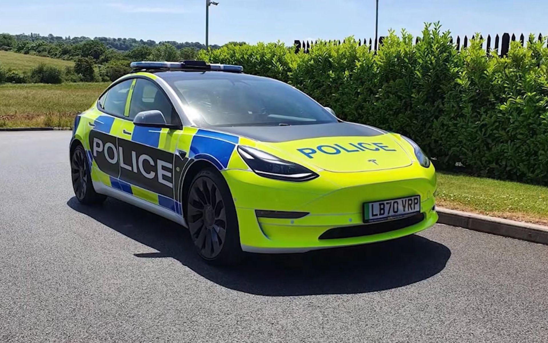 当特斯拉 model 3 成为警用车辆_哔哩哔哩_bilibili