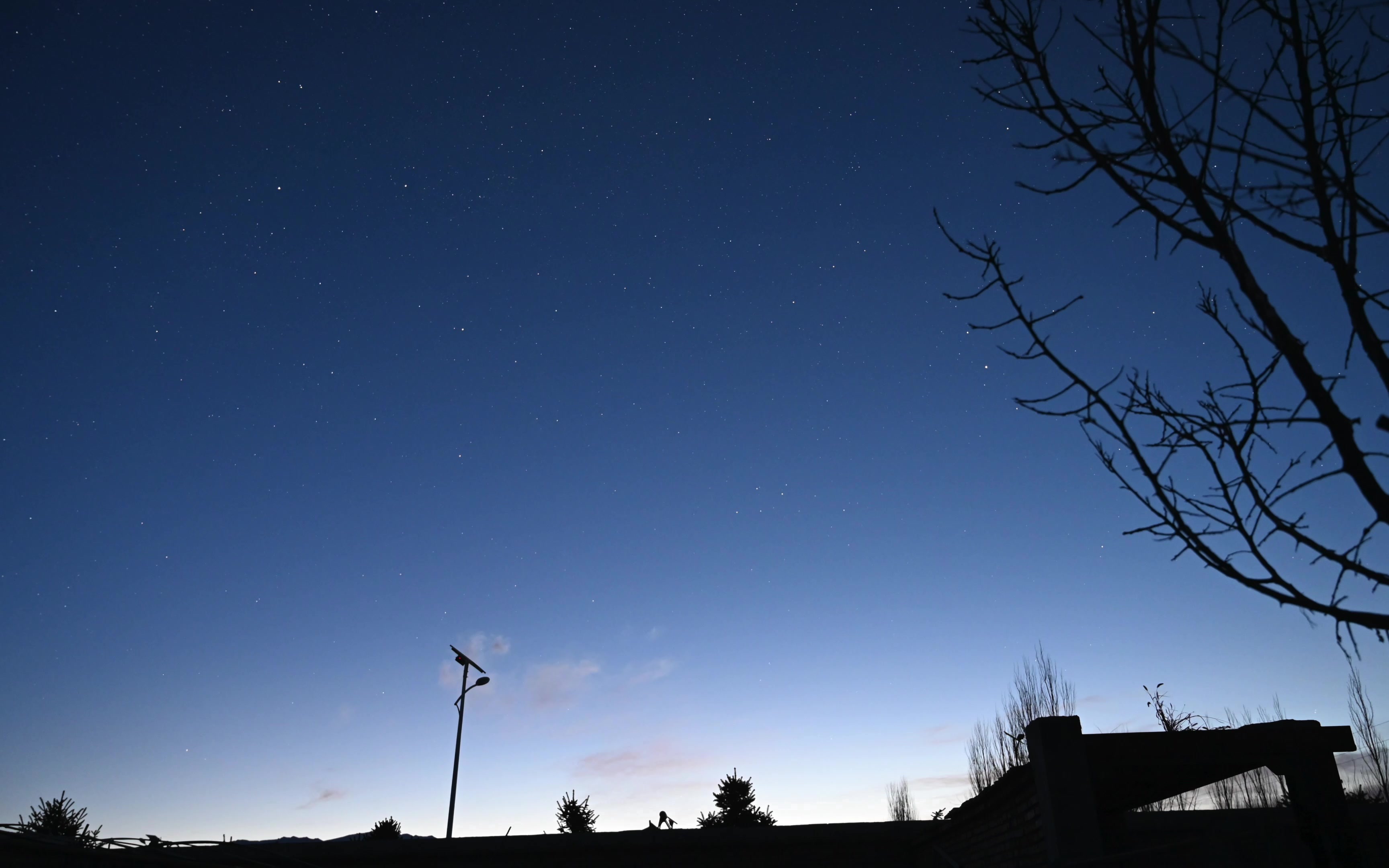 冬日故乡的浩瀚星空