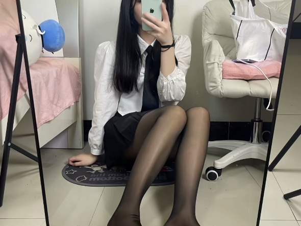 【黑丝诱惑】甜美系JK制服女孩自拍哔哩哔哩bilibili