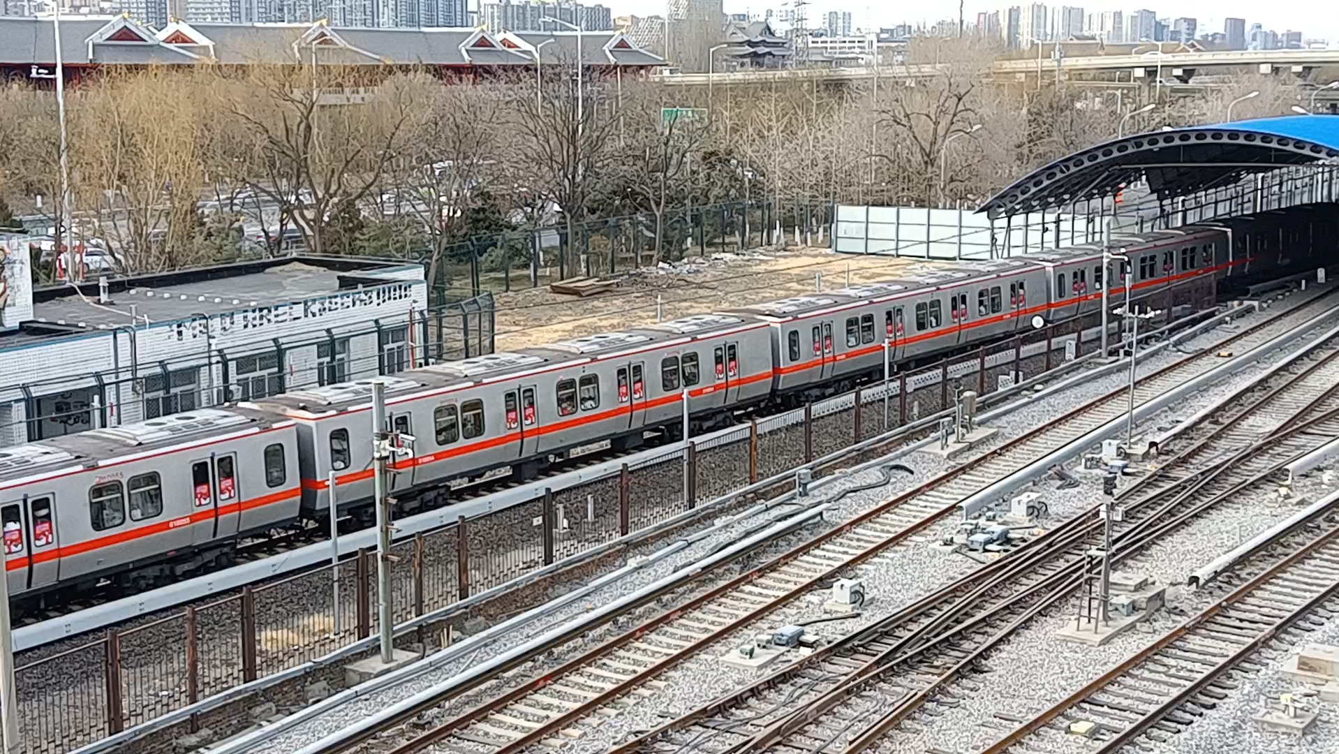 「枕头的地铁闲游」四惠东拍车(有很多辆dkz4)