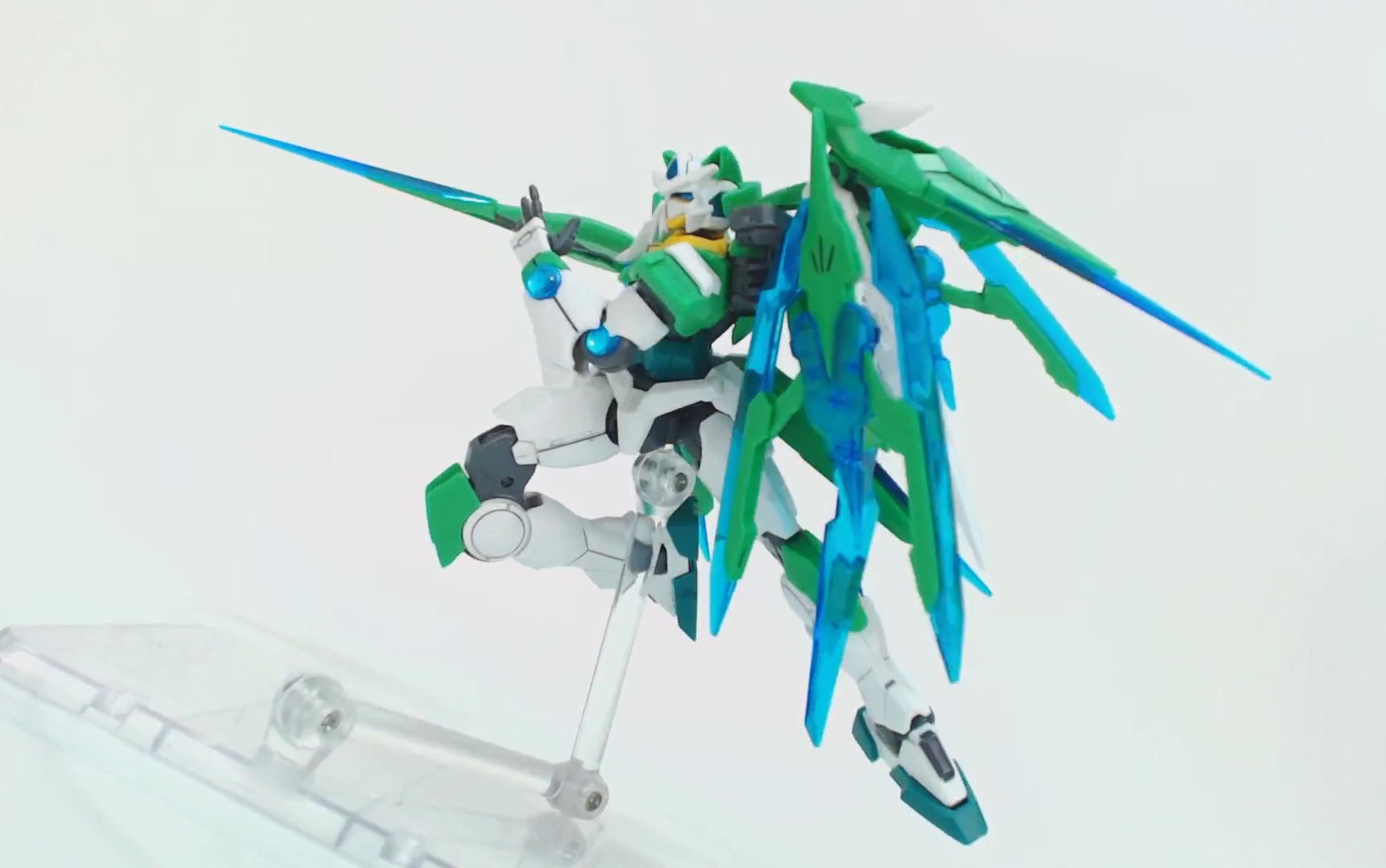 [图]【模型速组】HG 高达00Q 量子型改 高达创战者 GUNDAM OO SHIA QAN[T] Fast Build Up BUILDERs TV（纯搬运）