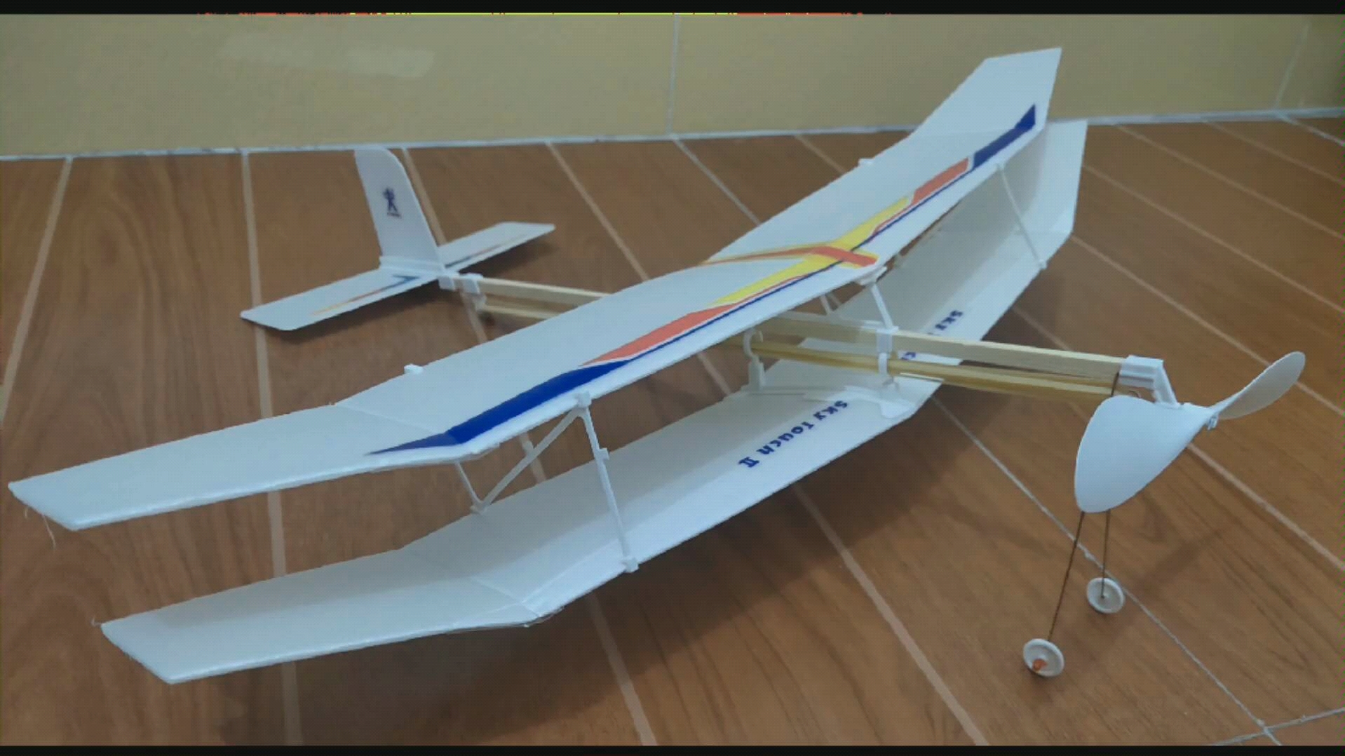 橡筋动力模型飞机安装图片