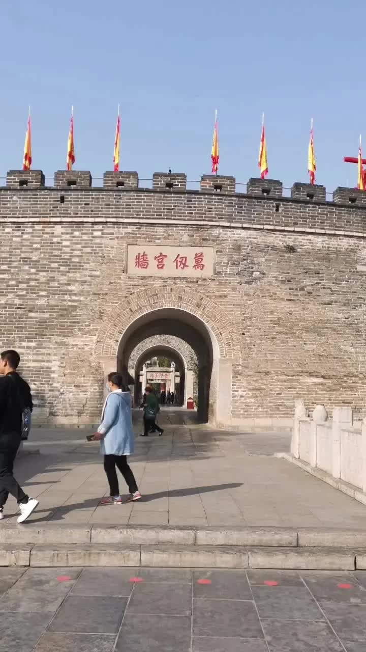 [图]景点打卡 中国历史文化名城曲阜：是儒家学派创始人孔子的故乡，历代封建王朝在这里兴建孔府孔庙孔林，闻名世界！