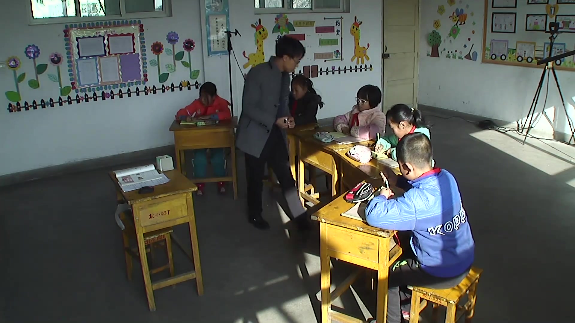 人教版四年级数学上册《口算除法》-张老师全国一等奖|优质课视频