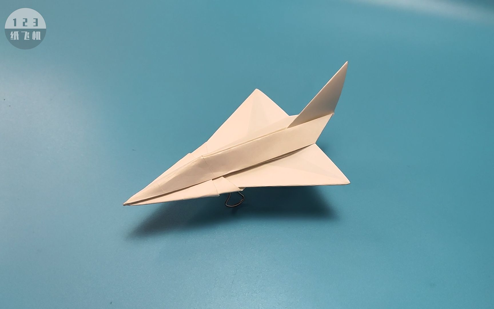 世上最酷的纸飞机之一,可以飞的f
