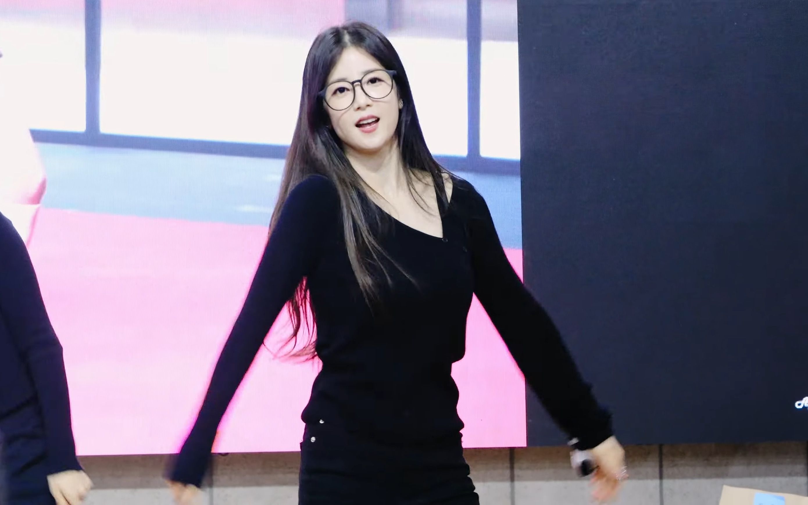 [apink 朴初珑.] 230423 apink 朴初珑 candy (2)