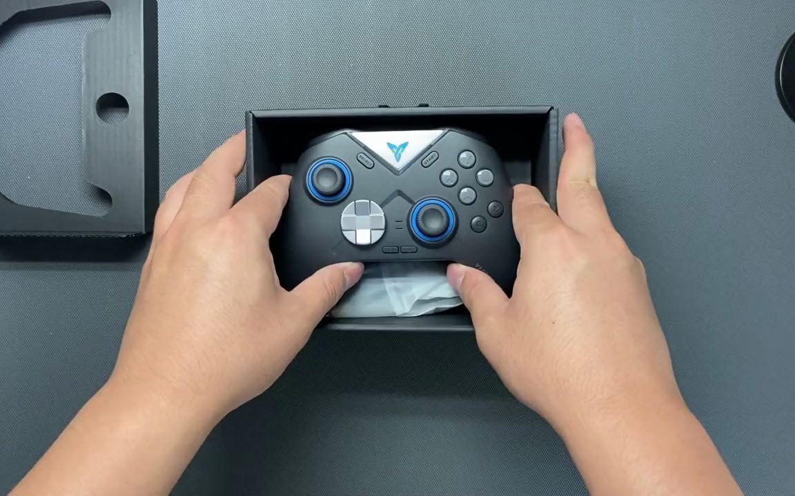 90_【小张静开箱】飞智黑武士3pro#开箱 #游戏手柄 #飞智黑武士3pro