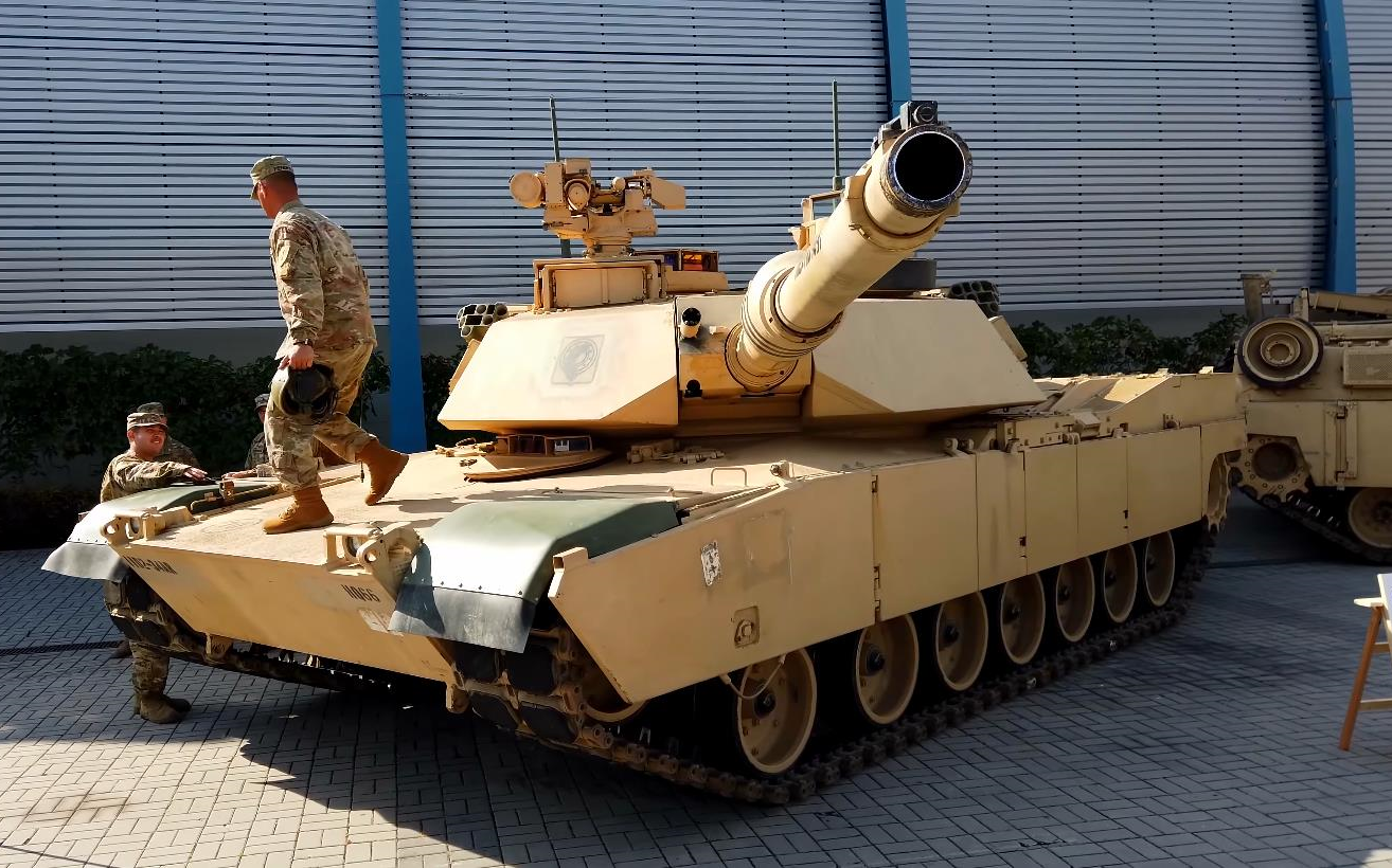m1a2"艾布拉姆斯"主战坦克99m88a2"大力神"装甲抢修车(2019/9)_哔哩