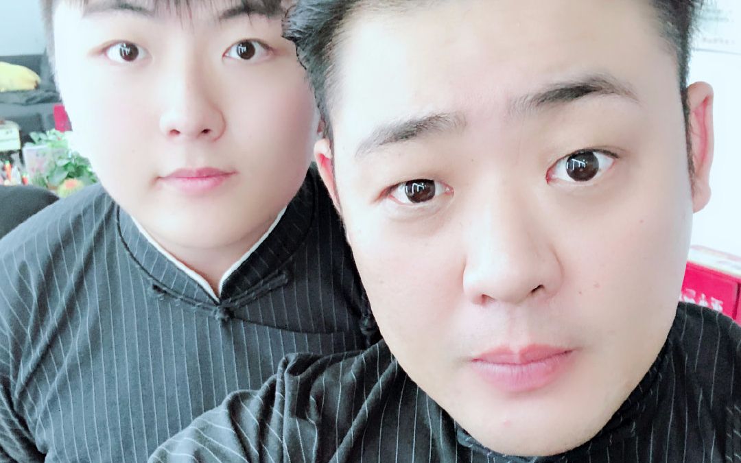 《夸住宅》张鹤峰 张鹤帆_德云社鹤字科第二批摆知专场_6平米(转九尾