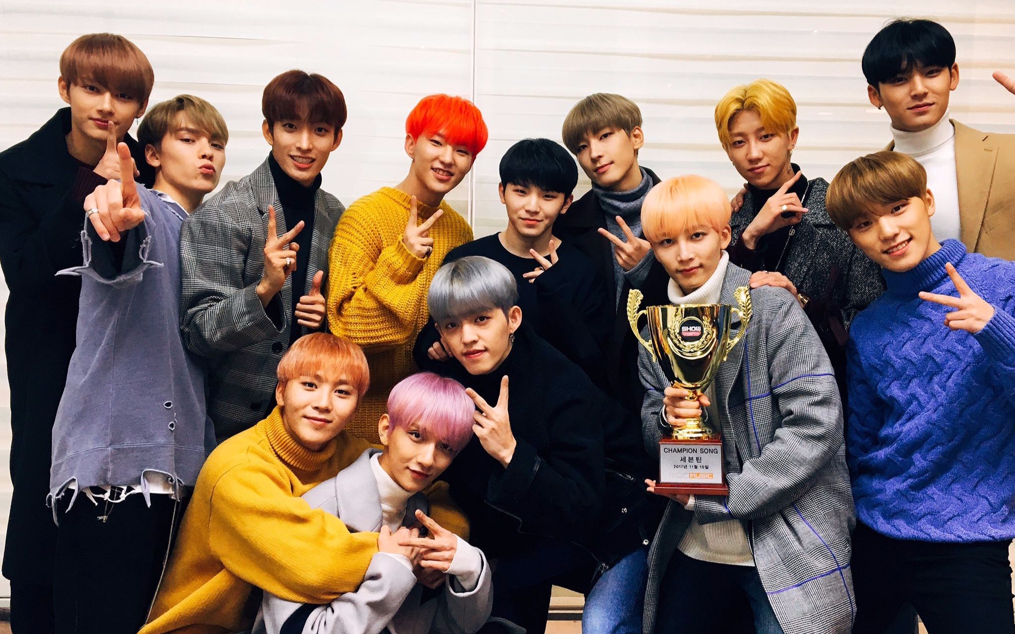 seventeen拍手初一位中字 贺礼(不哭 帽子 拍手完美衔接练习室版 舞蹈