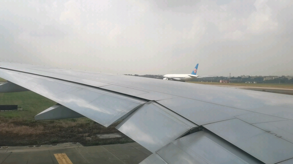 国航ca1330 773 b-2085广州白云机场起飞原声