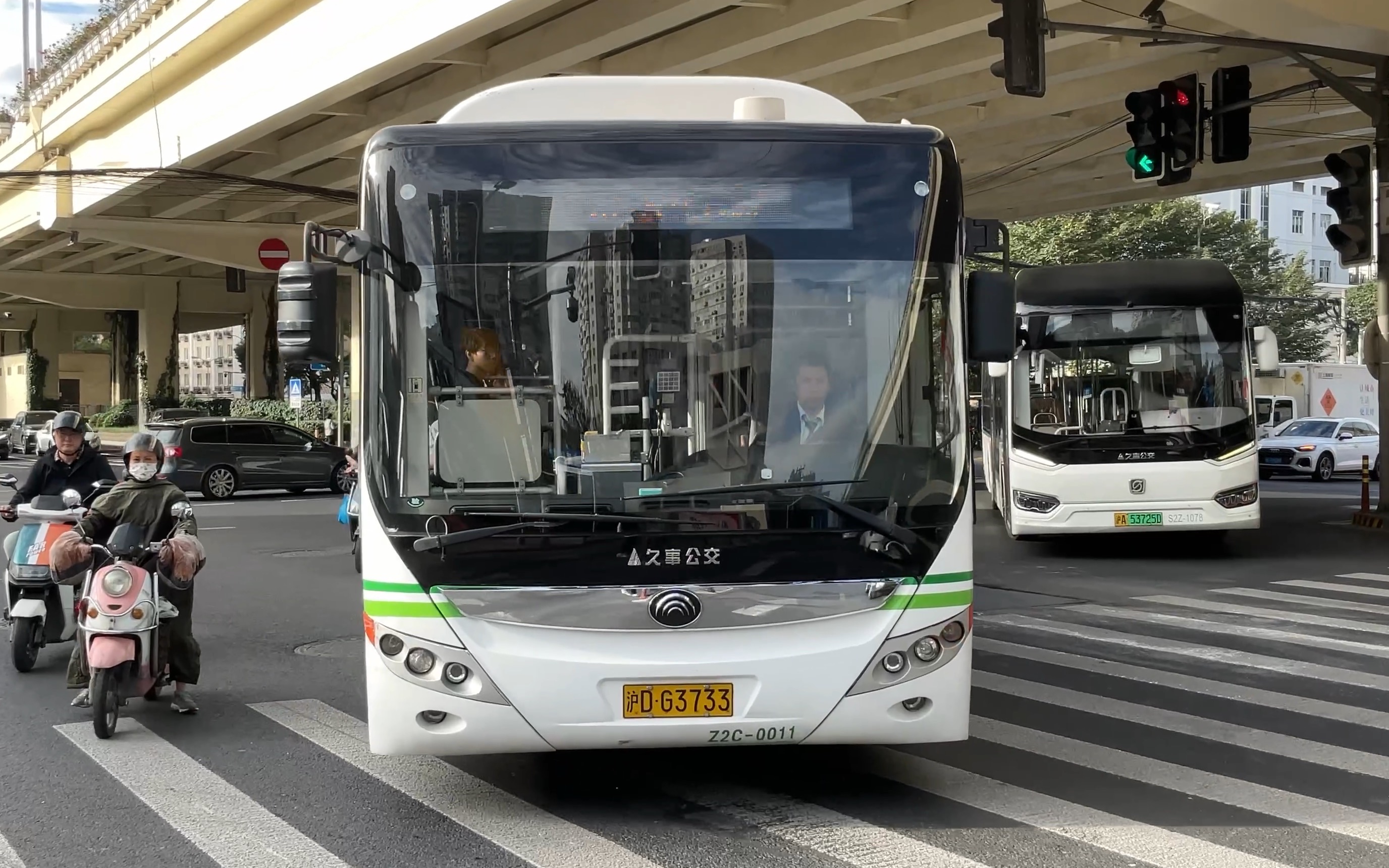 上海公交车座位图片
