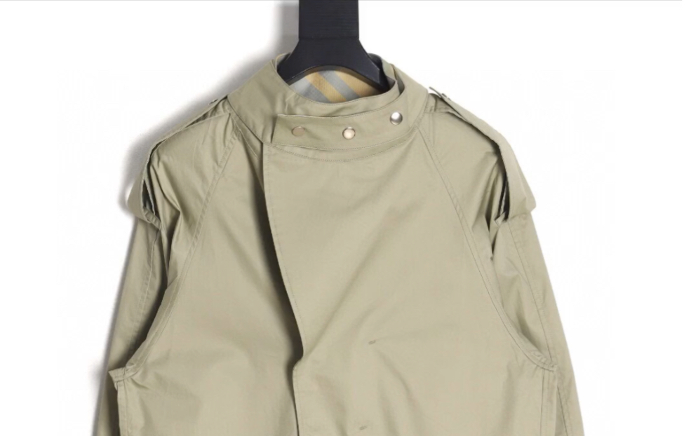 说一下高仿burberry巴宝莉战马立领风衣夹克外套