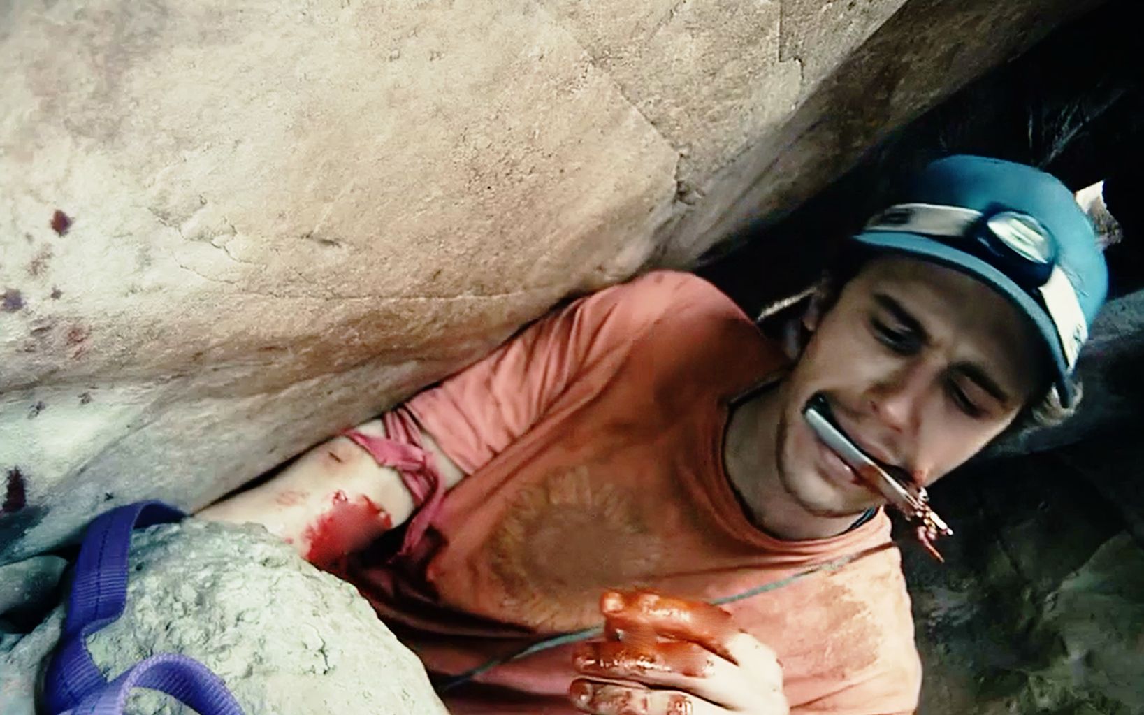 被困峡谷五天五夜最终断臂自救127小时