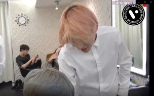 Download Video: 【VBar·中字】191218 [BANGTAN BOMB] BTS 点心时间! 金泰亨 CUT