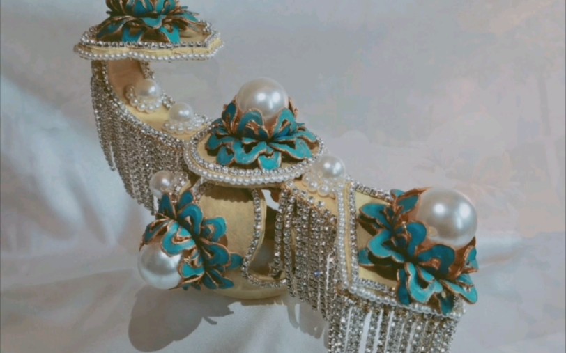 两天就做了这样一个玩意儿,京剧霸王别姬虞姬的如意冠