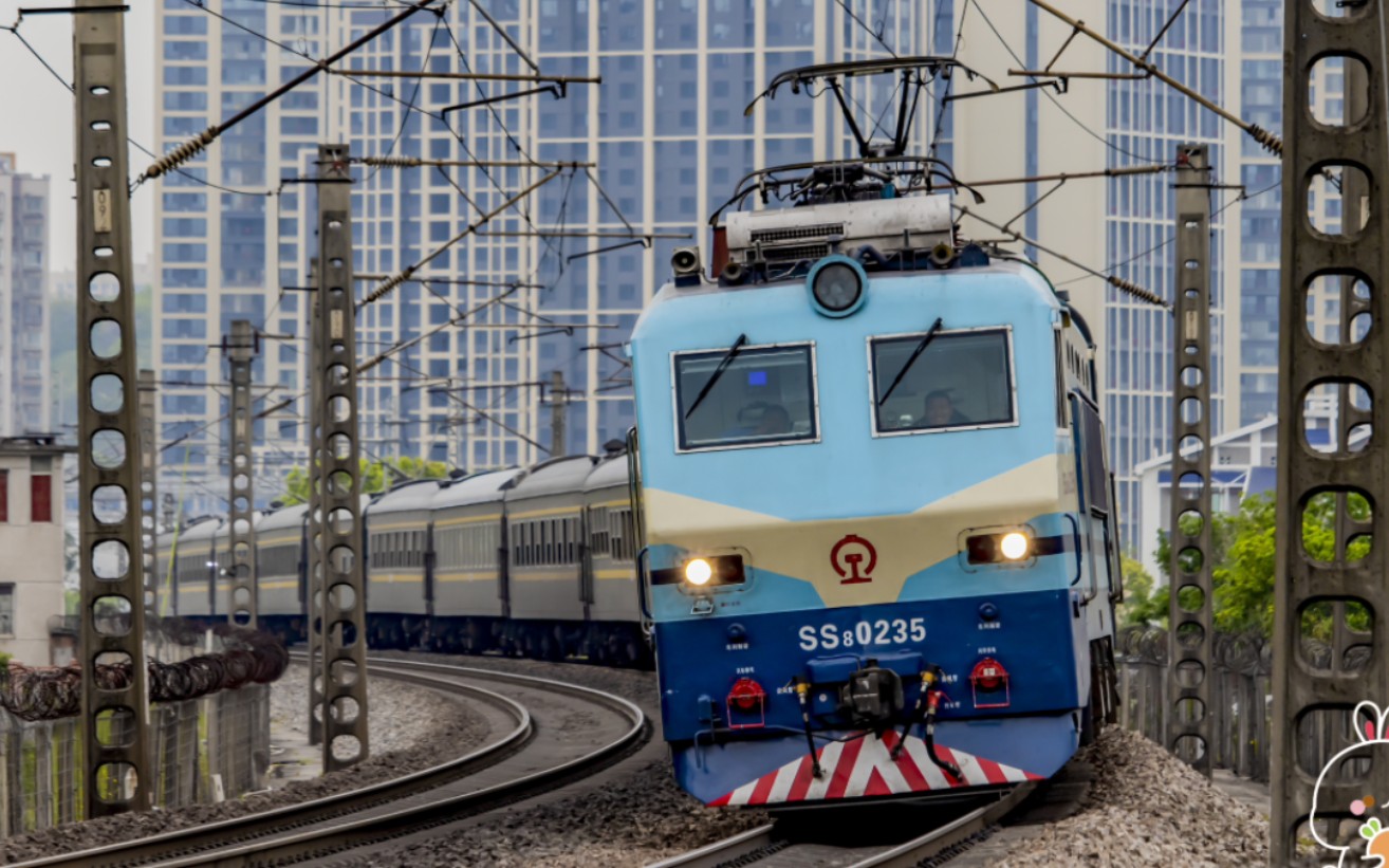 【中国铁路】当车迷遇到韶山八,答案当然是暴力快门!