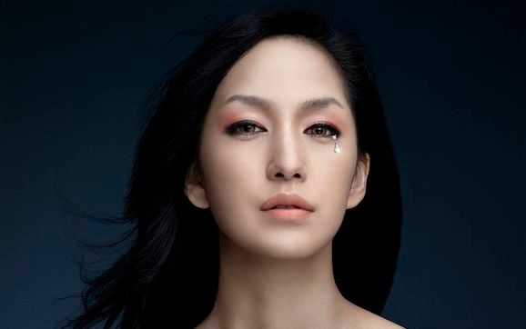 「DEARS」「TEARS」中島美嘉 中島美嘉オフィシャルサイト
