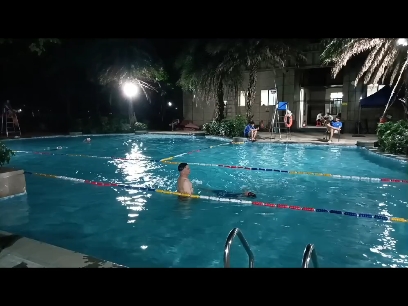 晚上游泳上岸有点凉