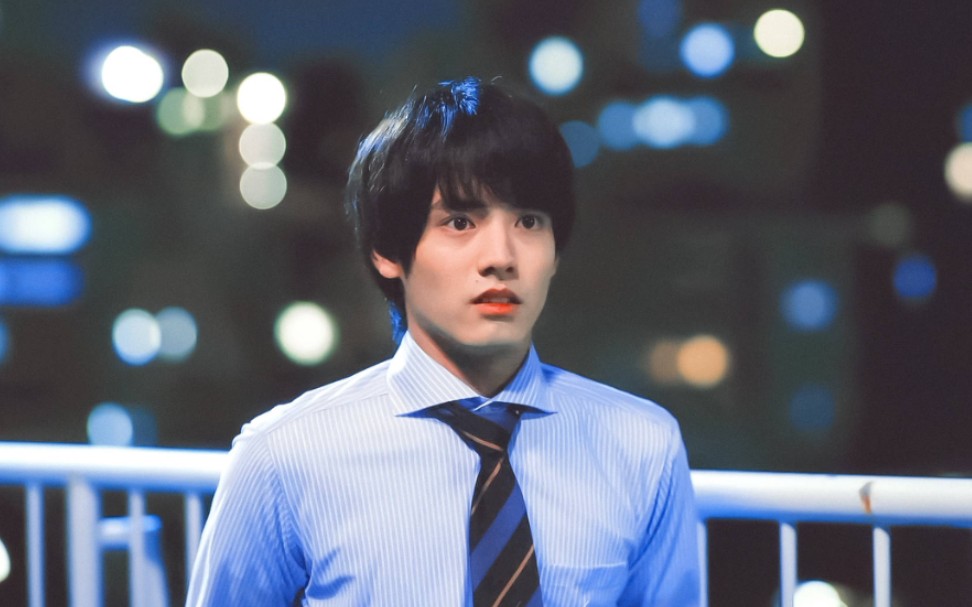 【赤楚卫二】"前假面骑士"楚楚在节目里老实的变身