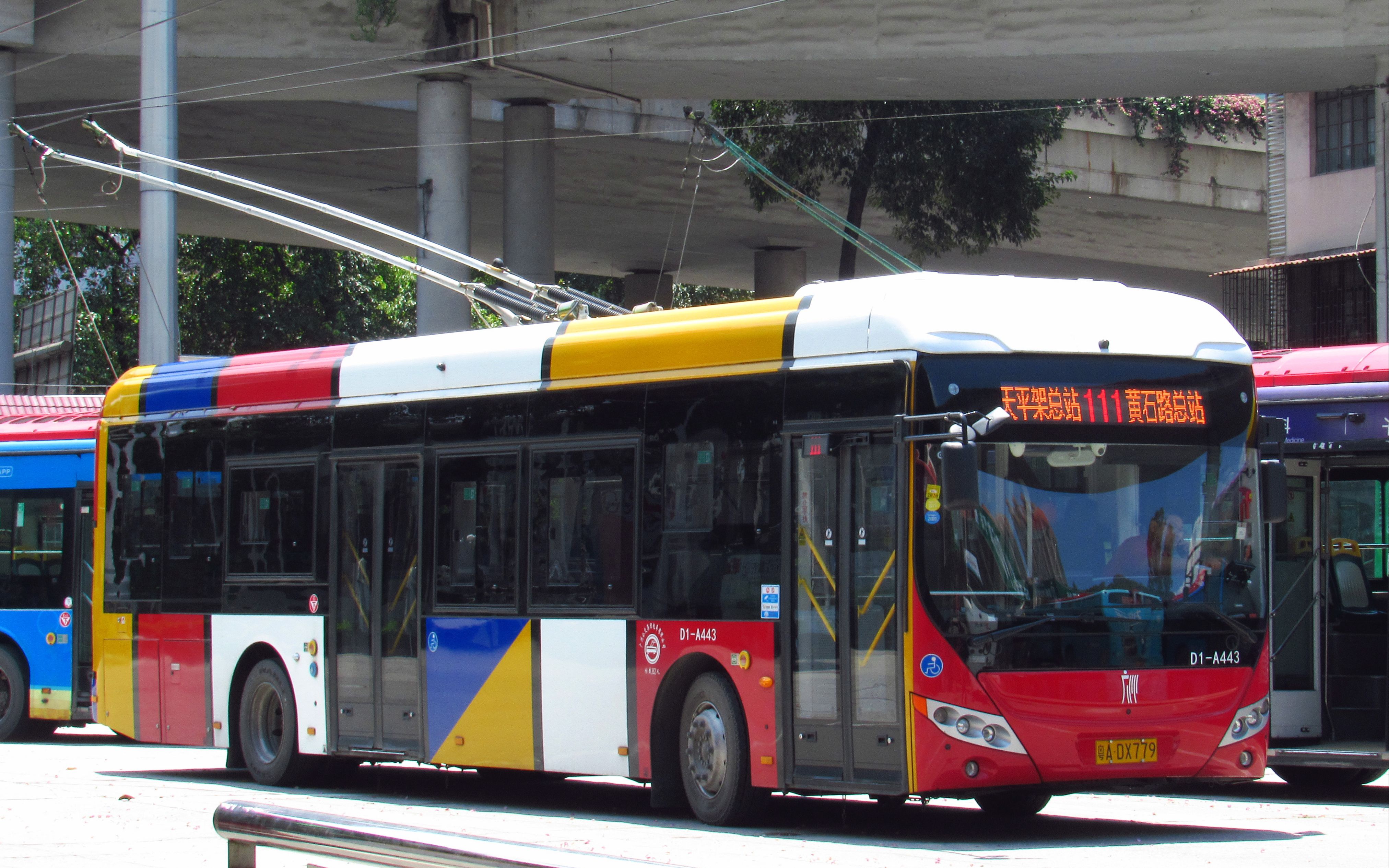 74小与72广州公交pov46111路天平架总站开往黄石路总站