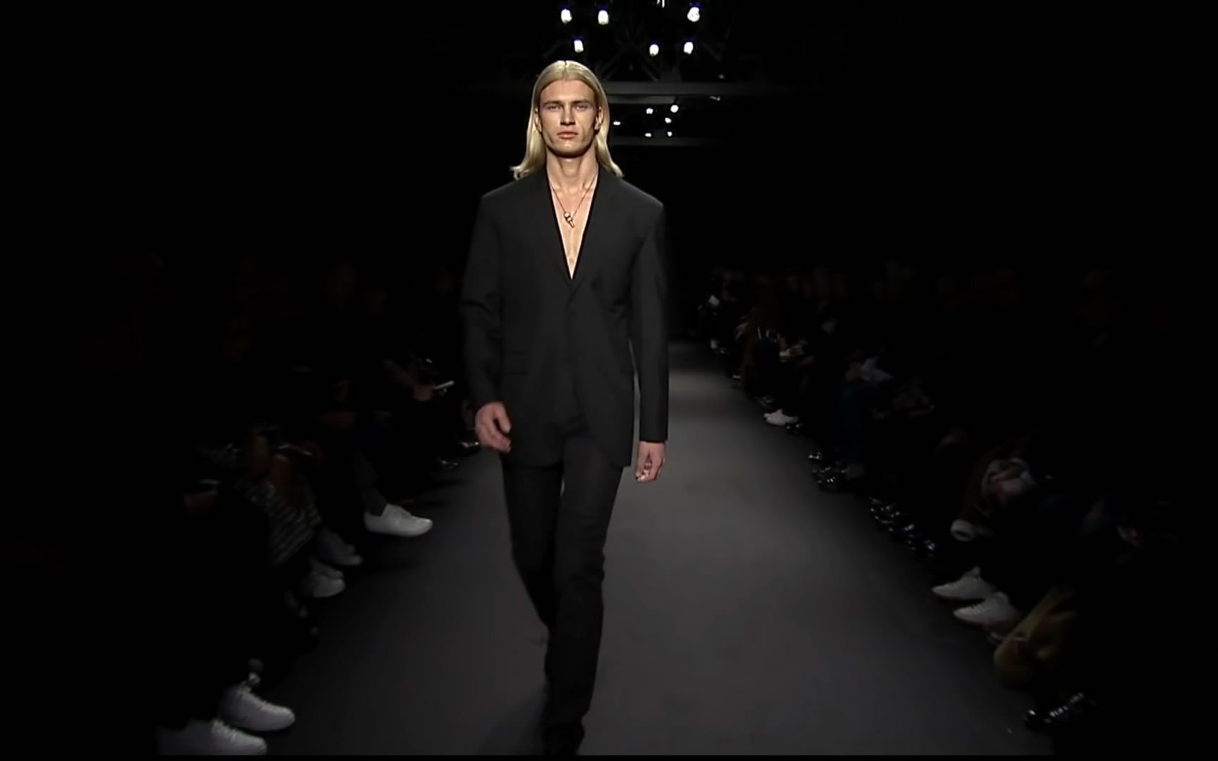 【卡尔文ⷮŠ克雷恩 | 2016年冬季男士时装】Calvin Klein Collection Mens Fall 2016 Runway哔哩哔哩bilibili