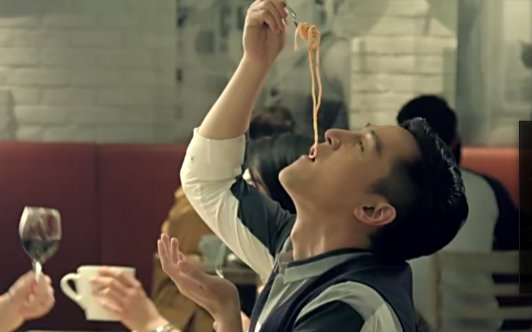 【胡歌】是什么让胡歌吃到停不下来