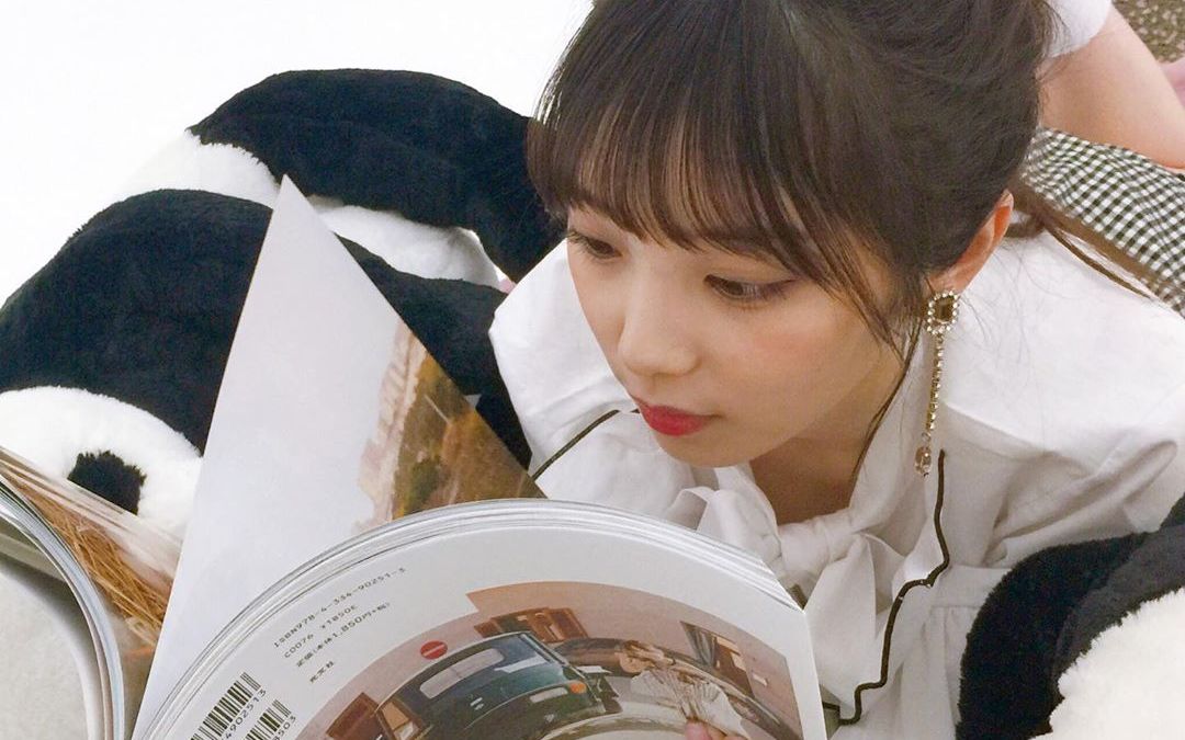 【乃木坂46】yoda大师给熊猫(?看写真集