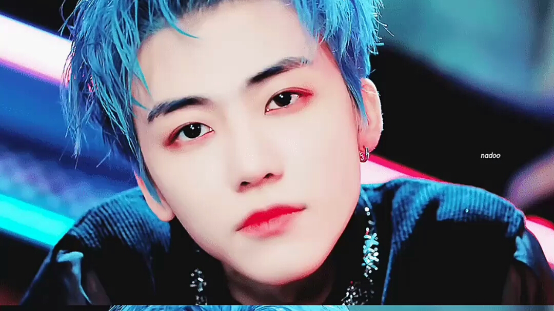 一个六秒的视频让你知道蓝发的罗渽民有多绝_哔哩哔哩 (゜-゜)つロ