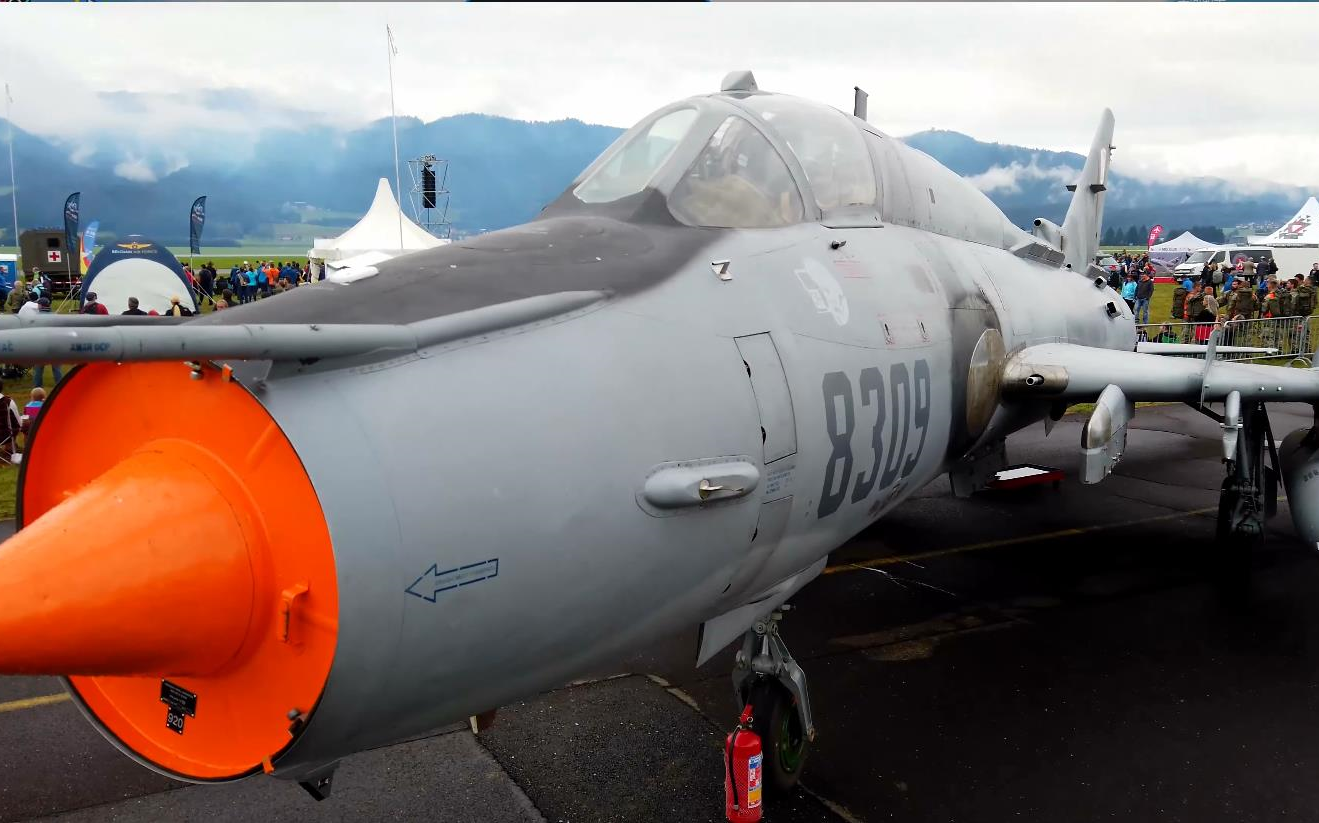 4k近距实拍波兰空军苏22m4装配匠k战斗轰炸机20199